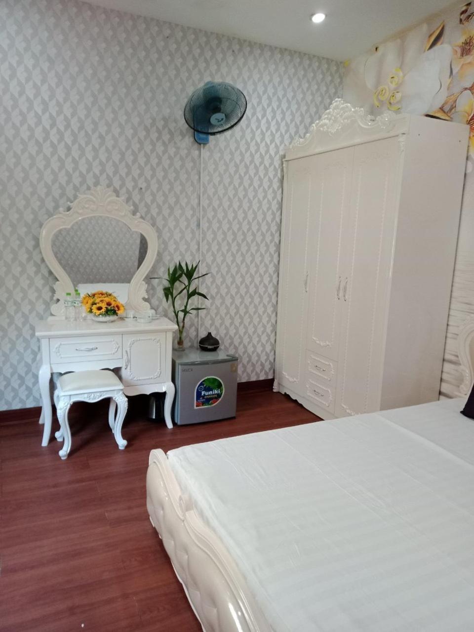 Hotel Khach San Huong Duong Hanoi Exterior foto