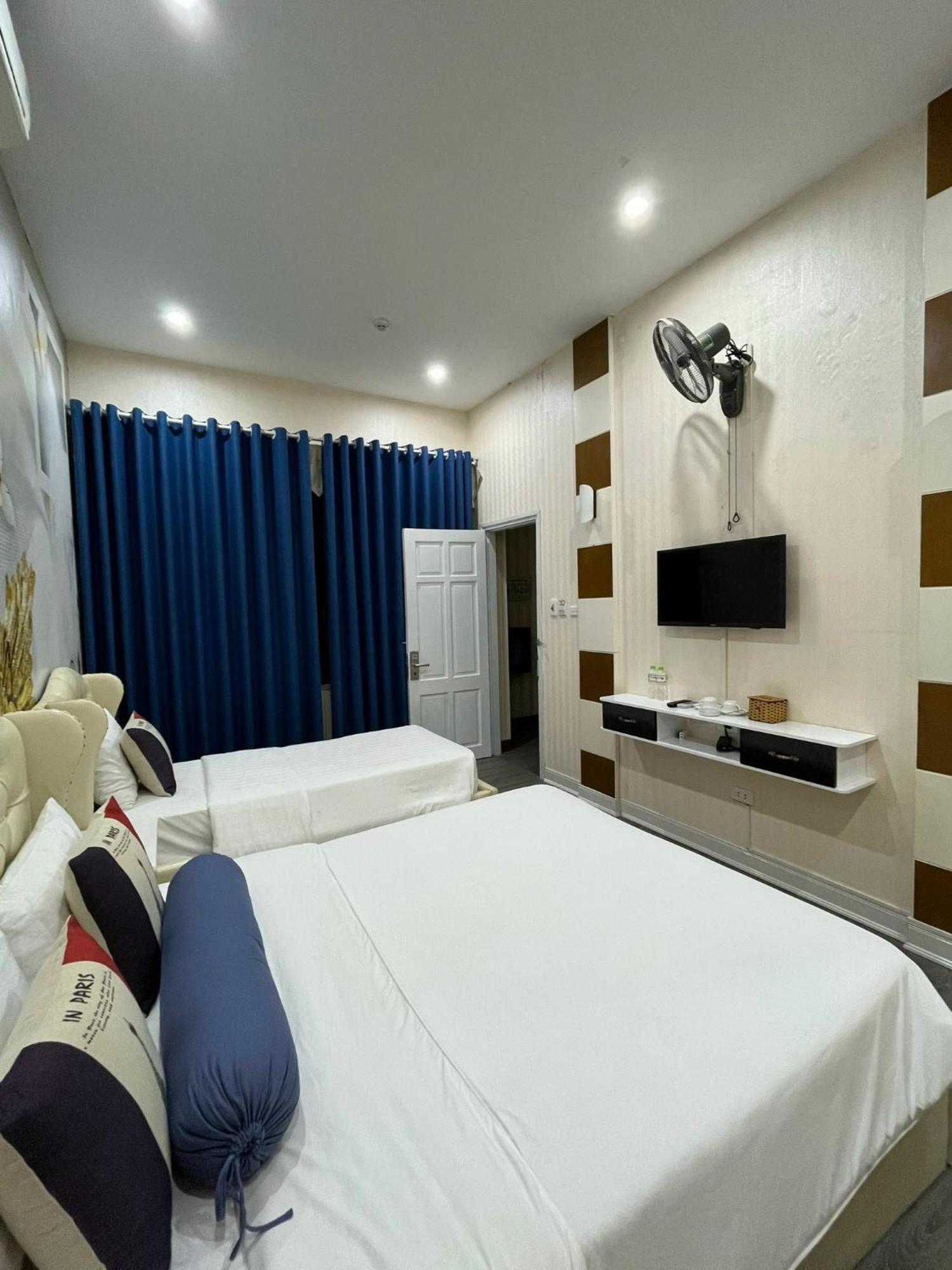 Hotel Khach San Huong Duong Hanoi Exterior foto